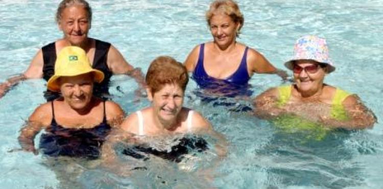 Freguesia Leva Idosos A Piscina Radio Brigantia