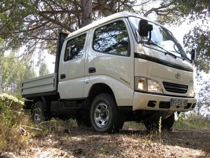 toyota dyna safari